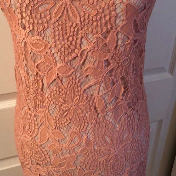 Express lace cocktail dress - Picture 2 of 6